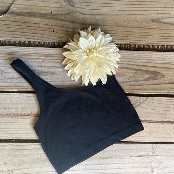Like New Bozzolo black one strapped cropped top  4/16$ - Picture 2 of 4